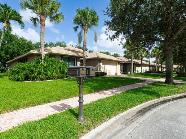 8047 Via Grande, Boynton Beach, FL 33437