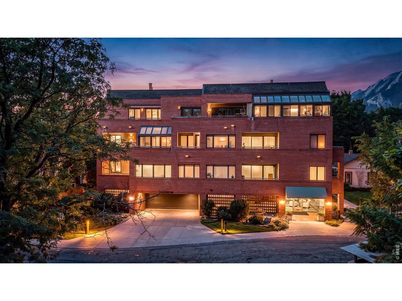 624 Pearl St, Unit 203, Boulder, CO 80302 Main Photo