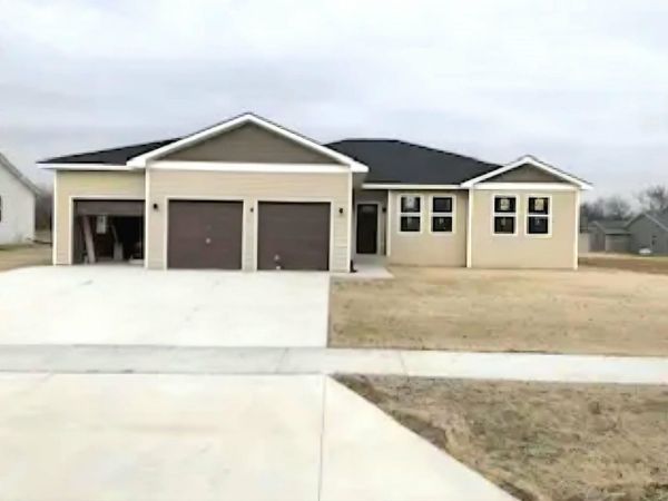 4153 Fallen Oak Drive, BELVIDERE, IL 61008
