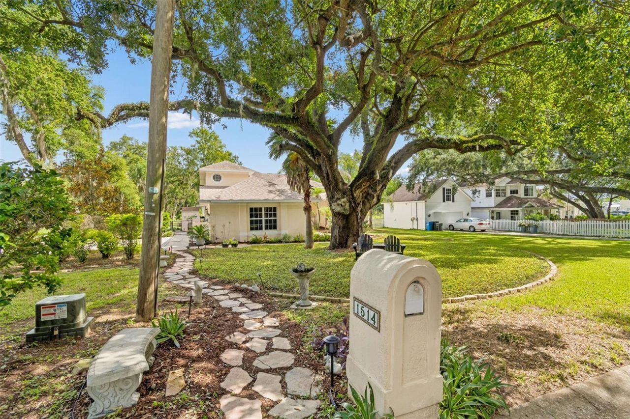 1514 Booth Drive, Valrico, FL 33594 Photo