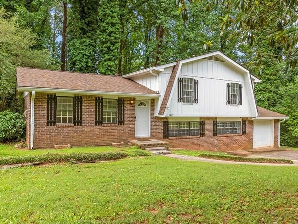 5809 Oakleaf Way , Stone Mountain, GA 30087