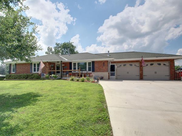2734 Payson Road, Quincy, IL 62305