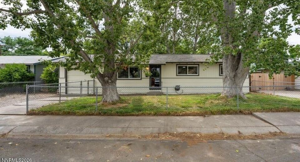 612 Cottonwood Drive, Carson City, NV 89701 Photo