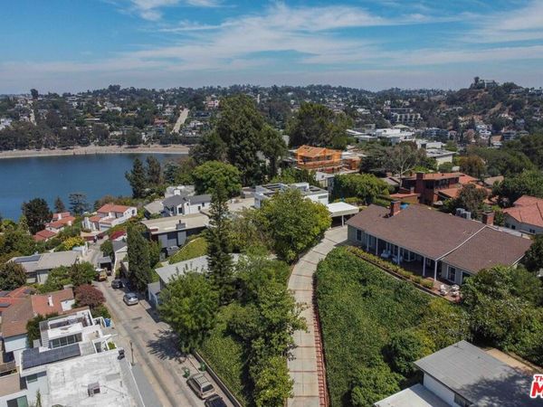 2059 Kenilworth Avenue , Los Angeles, CA 90039