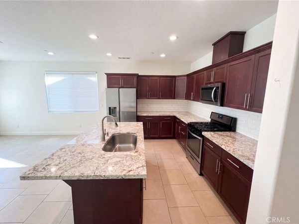 3852 Morris , Clovis, CA 93619
