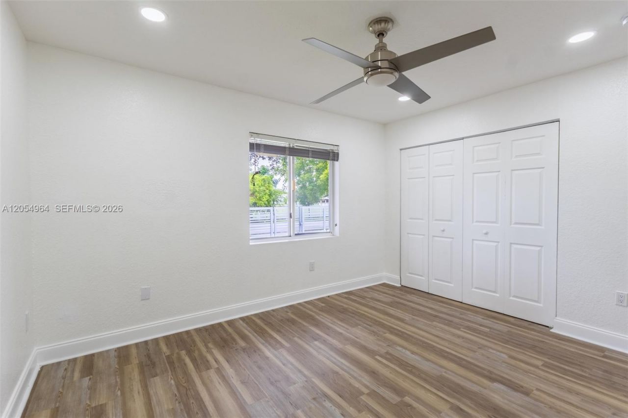 30 NW 159th St , Miami, FL 33169 Photo