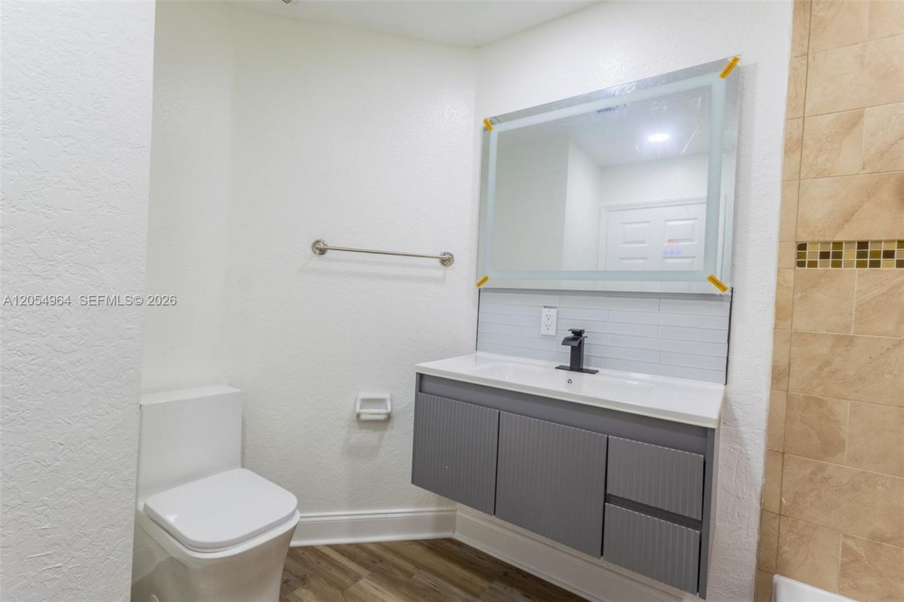 30 NW 159th St , Miami, FL 33169 Photo