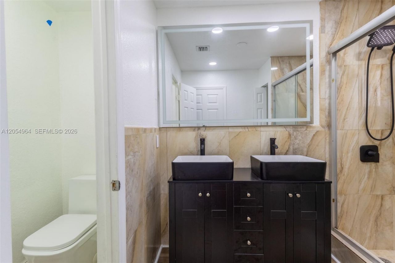 30 NW 159th St , Miami, FL 33169 Photo