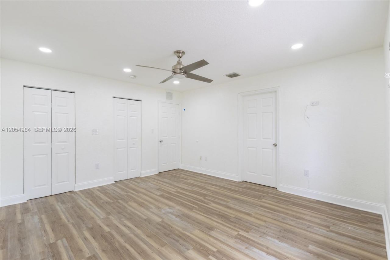 30 NW 159th St , Miami, FL 33169 Photo
