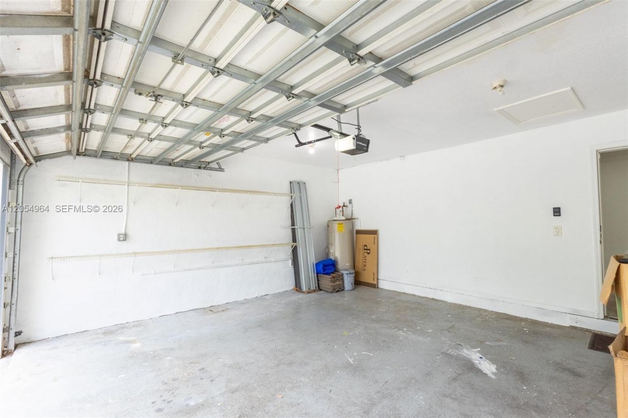 30 NW 159th St , Miami, FL 33169 Photo