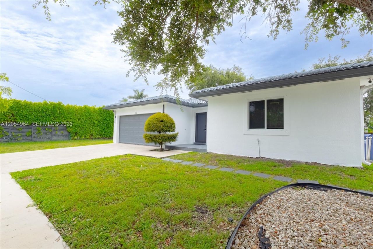 30 NW 159th St , Miami, FL 33169 Photo