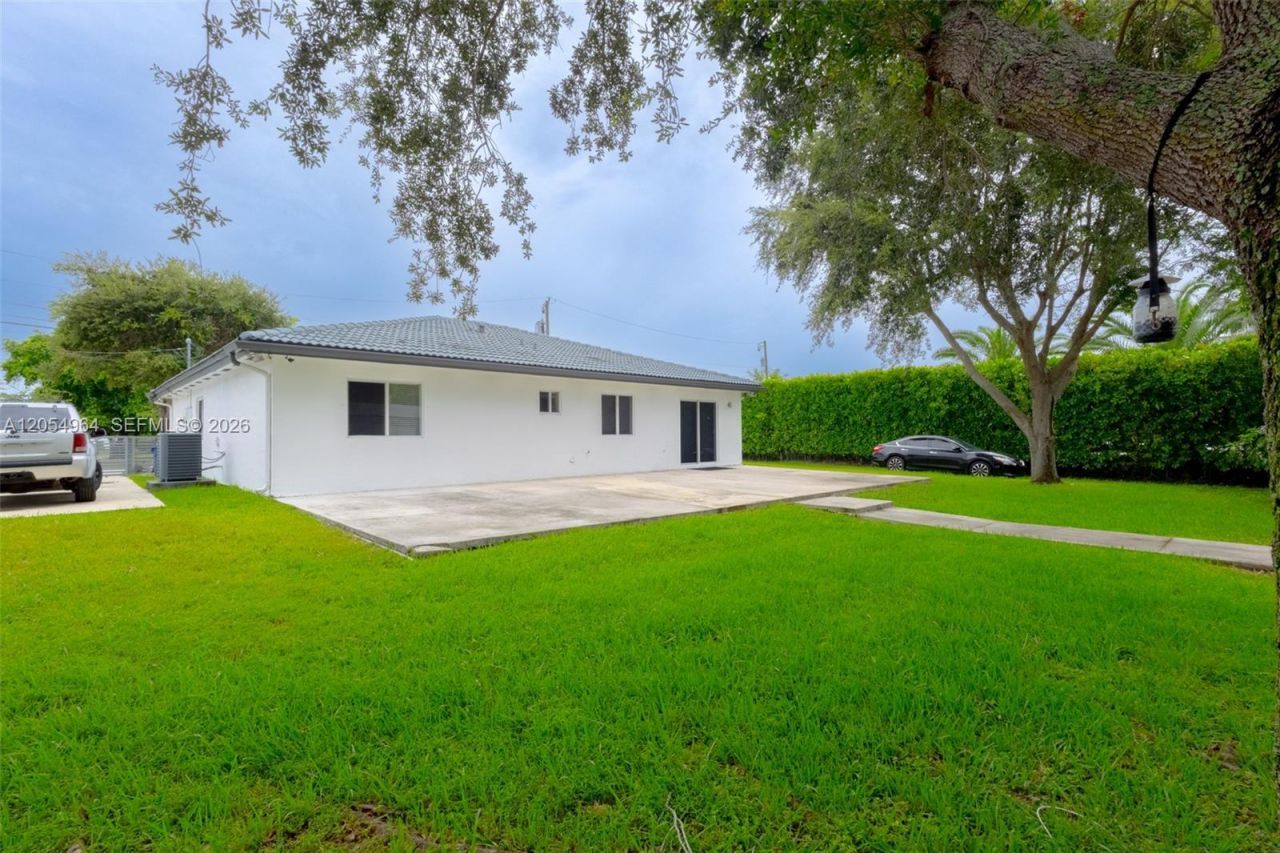 30 NW 159th St , Miami, FL 33169 Photo