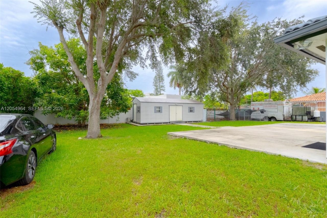 30 NW 159th St , Miami, FL 33169 Photo