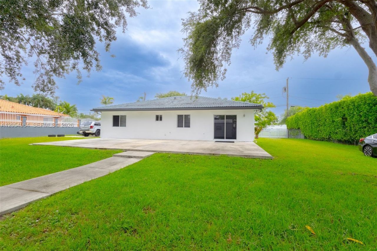 30 NW 159th St , Miami, FL 33169 Photo