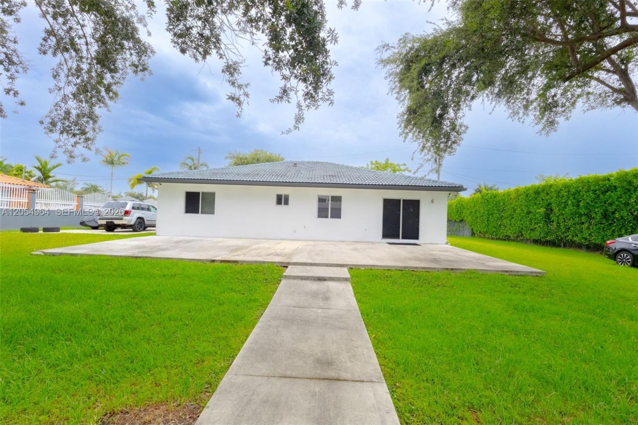 30 NW 159th St , Miami, FL 33169 Photo