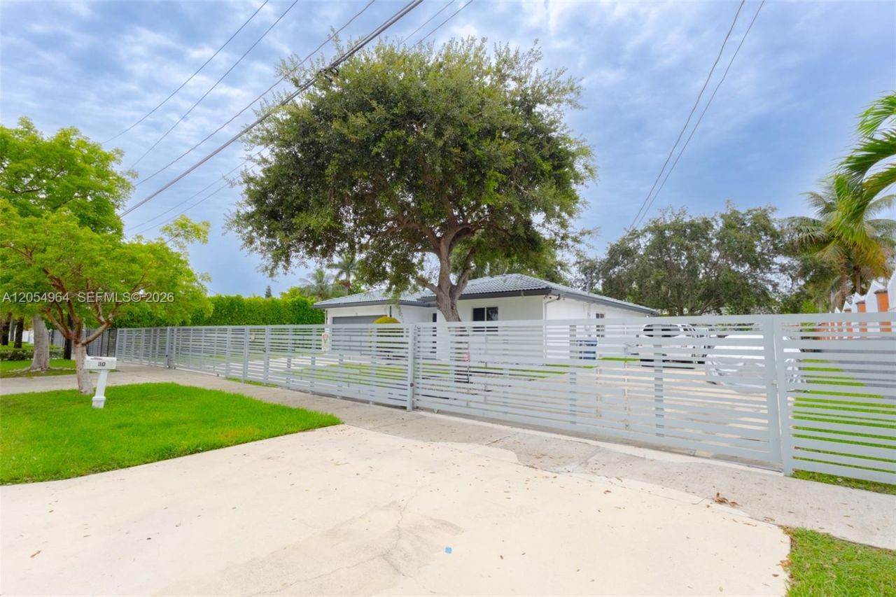 30 NW 159th St , Miami, FL 33169 Photo