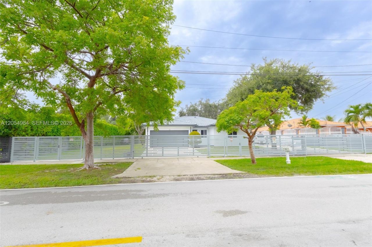 30 NW 159th St , Miami, FL 33169 Photo