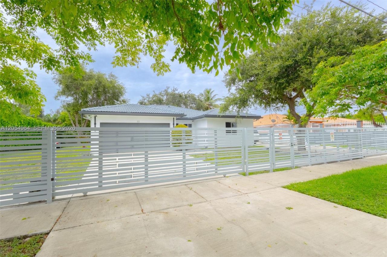 30 NW 159th St , Miami, FL 33169 Photo