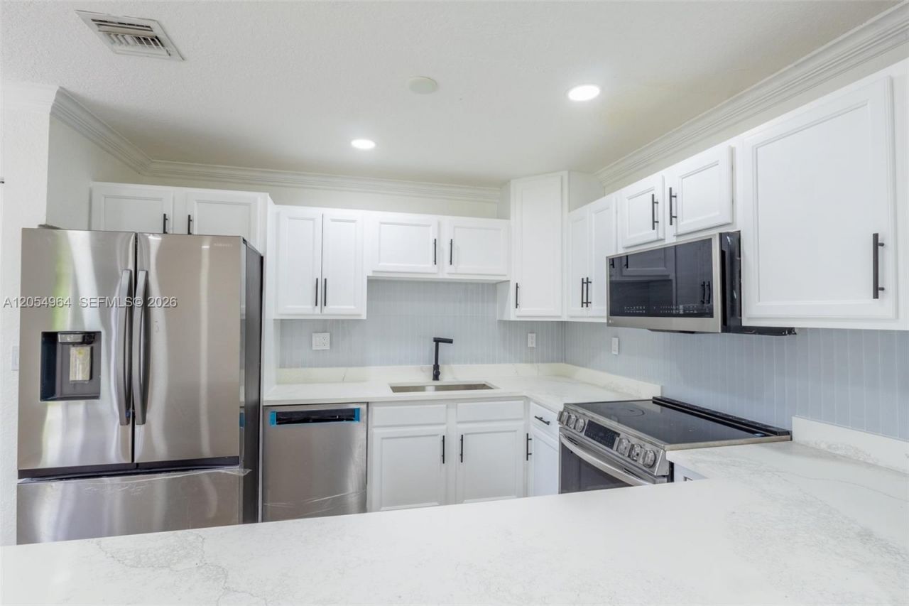 30 NW 159th St , Miami, FL 33169 Photo