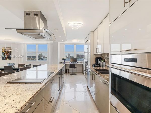 251 174th St , Unit 1104, Sunny Isles Beach, FL 33160