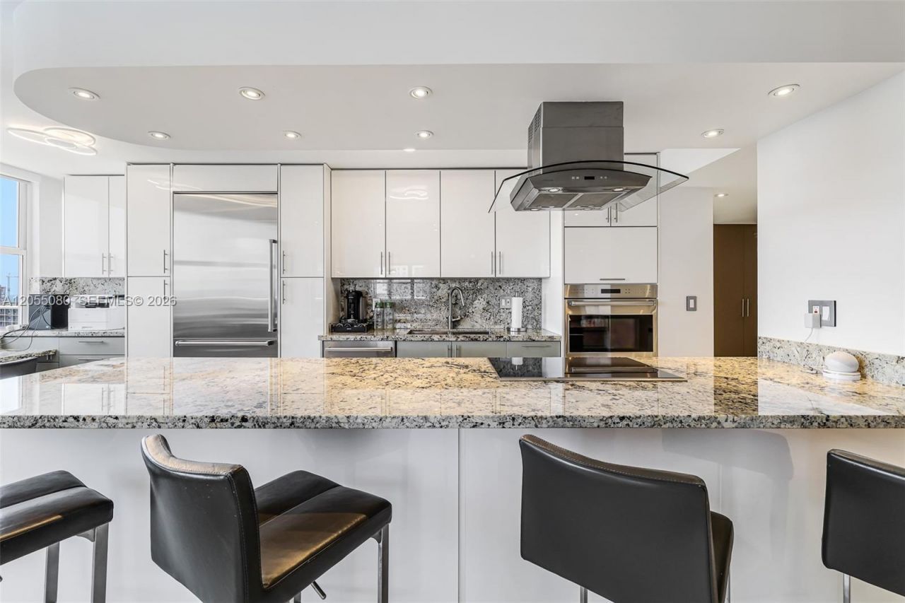 251 174th St, Unit 1104, Sunny Isles Beach, FL 33160 Photo