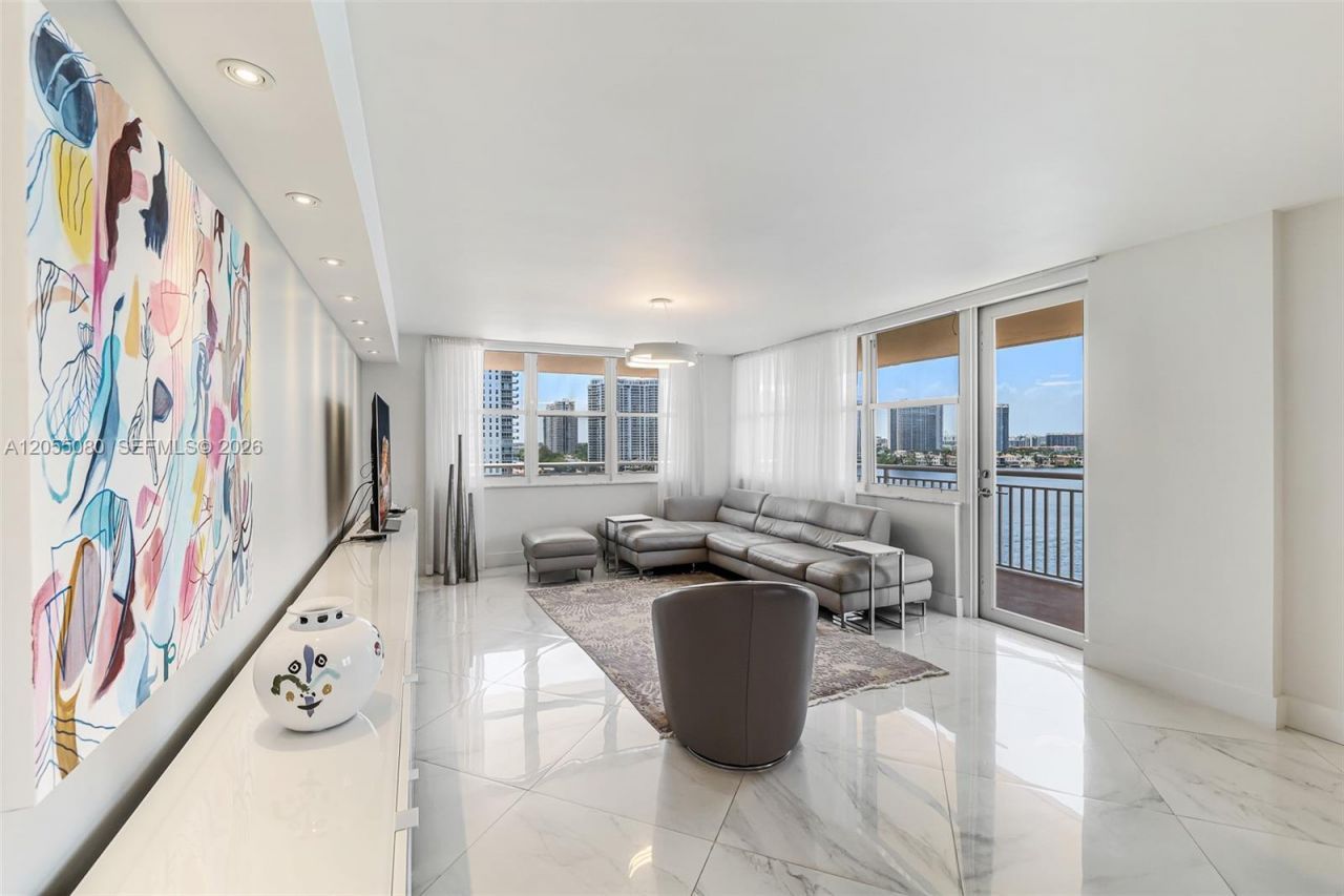 251 174th St, Unit 1104, Sunny Isles Beach, FL 33160 Photo