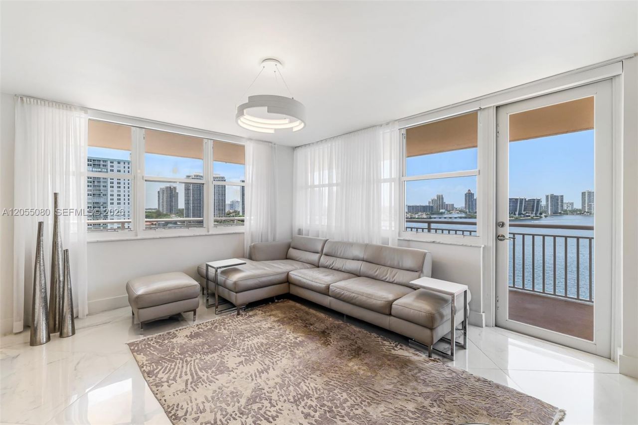 251 174th St, Unit 1104, Sunny Isles Beach, FL 33160 Photo