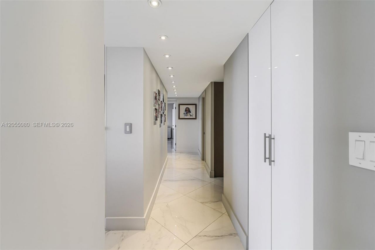 251 174th St, Unit 1104, Sunny Isles Beach, FL 33160 Photo