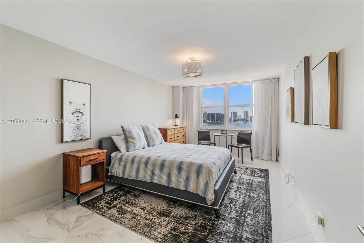 251 174th St, Unit 1104, Sunny Isles Beach, FL 33160 Photo