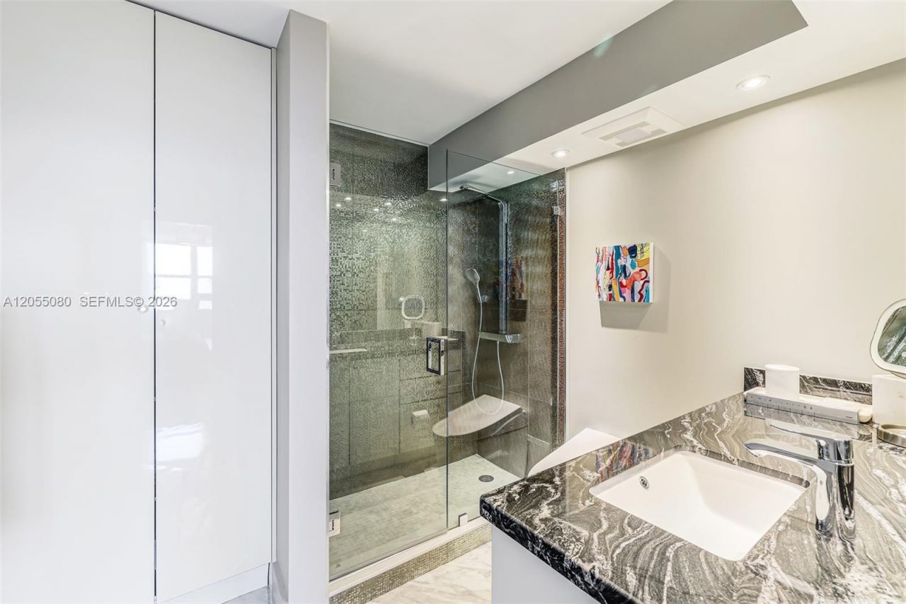 251 174th St, Unit 1104, Sunny Isles Beach, FL 33160 Photo