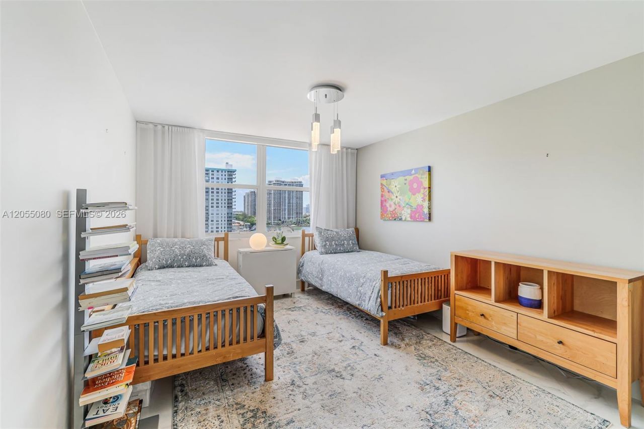 251 174th St, Unit 1104, Sunny Isles Beach, FL 33160 Photo