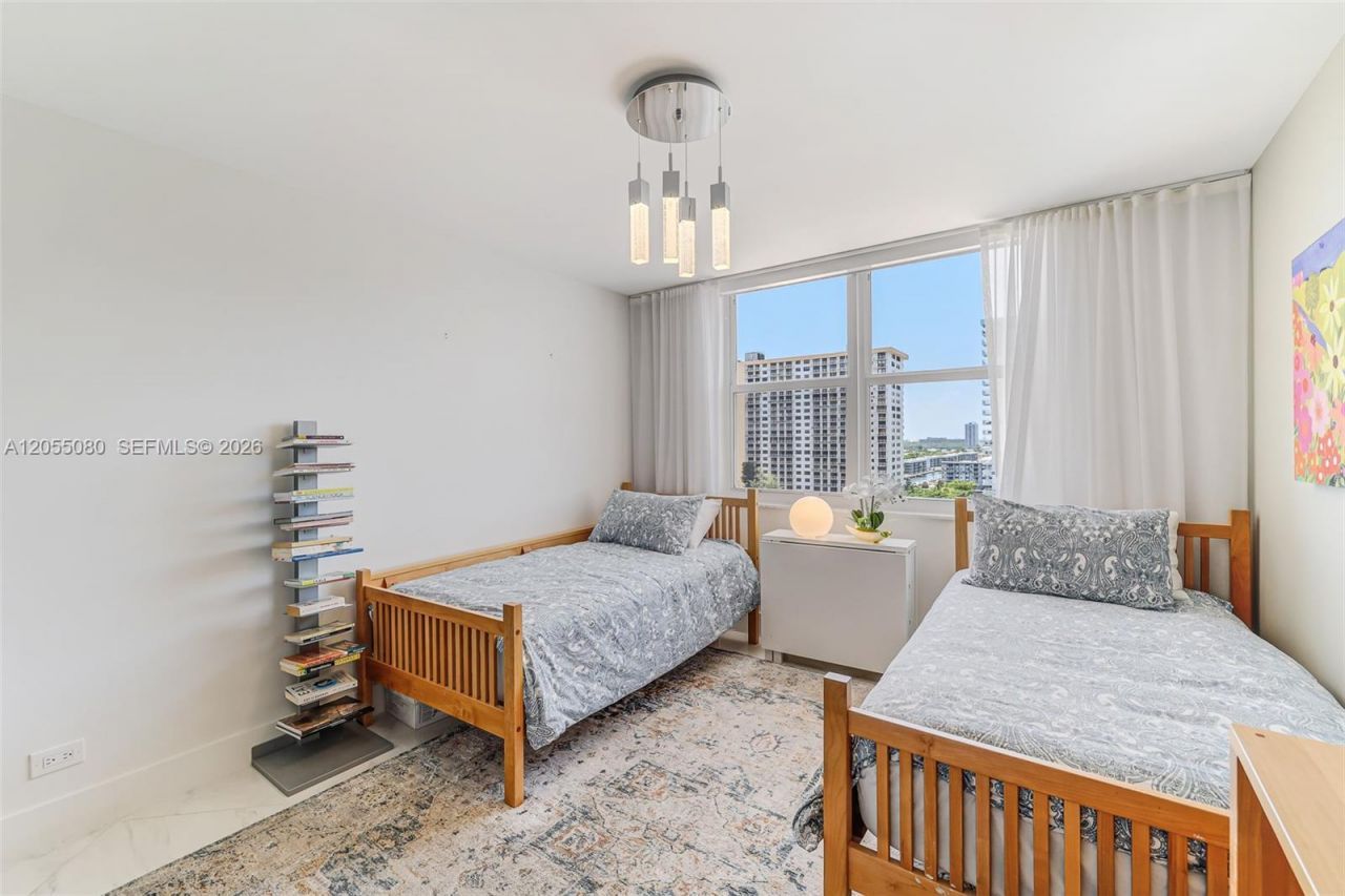 251 174th St, Unit 1104, Sunny Isles Beach, FL 33160 Photo