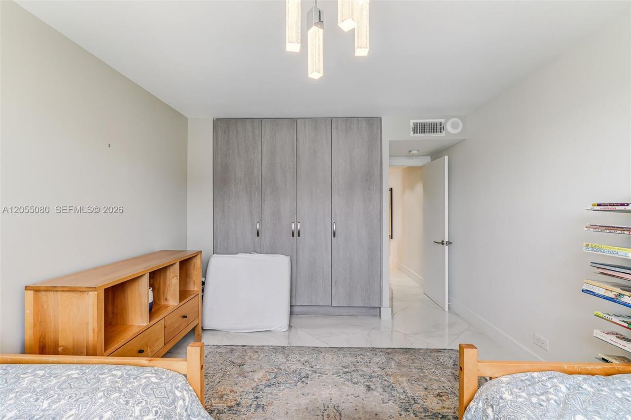 251 174th St, Unit 1104, Sunny Isles Beach, FL 33160 Photo