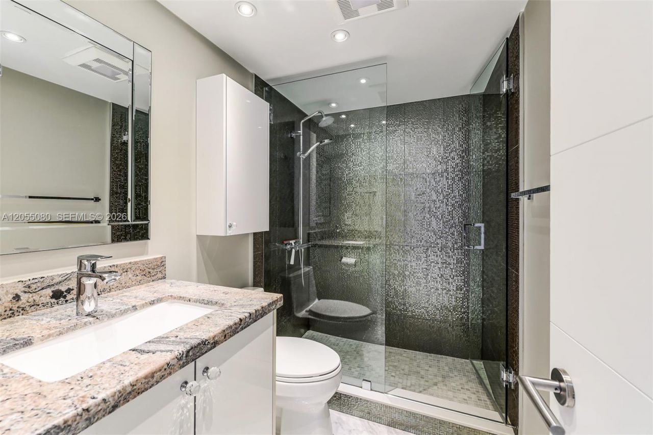 251 174th St, Unit 1104, Sunny Isles Beach, FL 33160 Photo