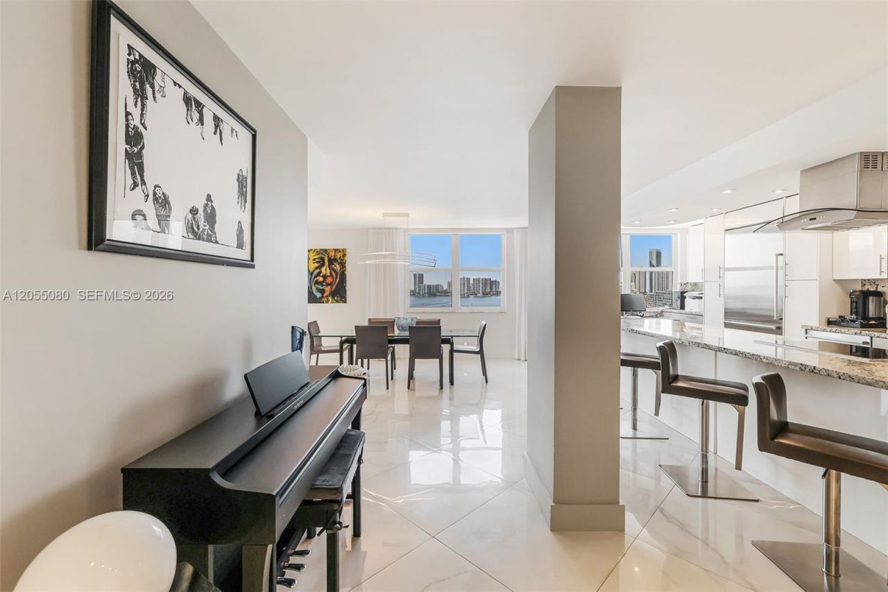 251 174th St, Unit 1104, Sunny Isles Beach, FL 33160 Photo
