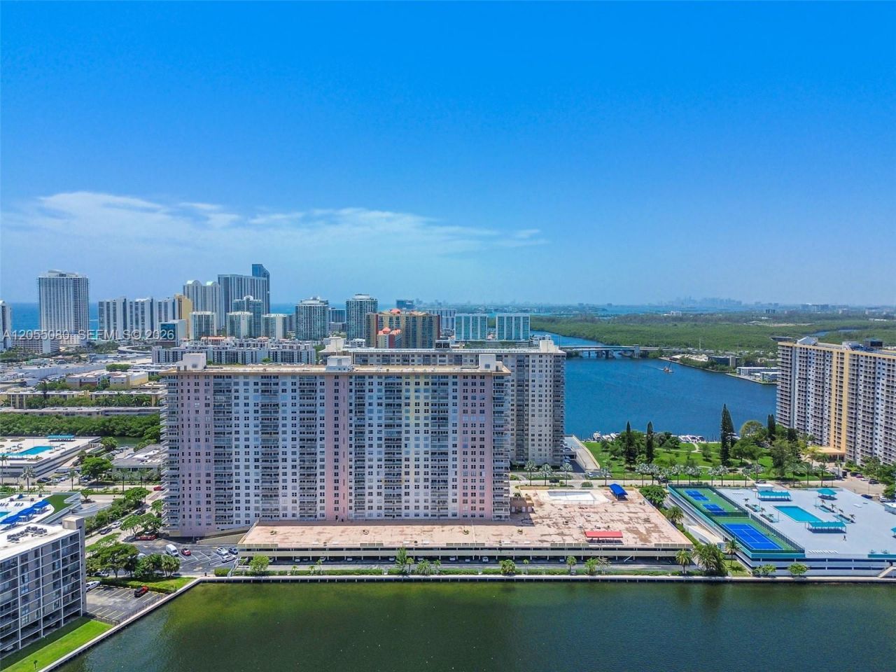 251 174th St, Unit 1104, Sunny Isles Beach, FL 33160 Photo