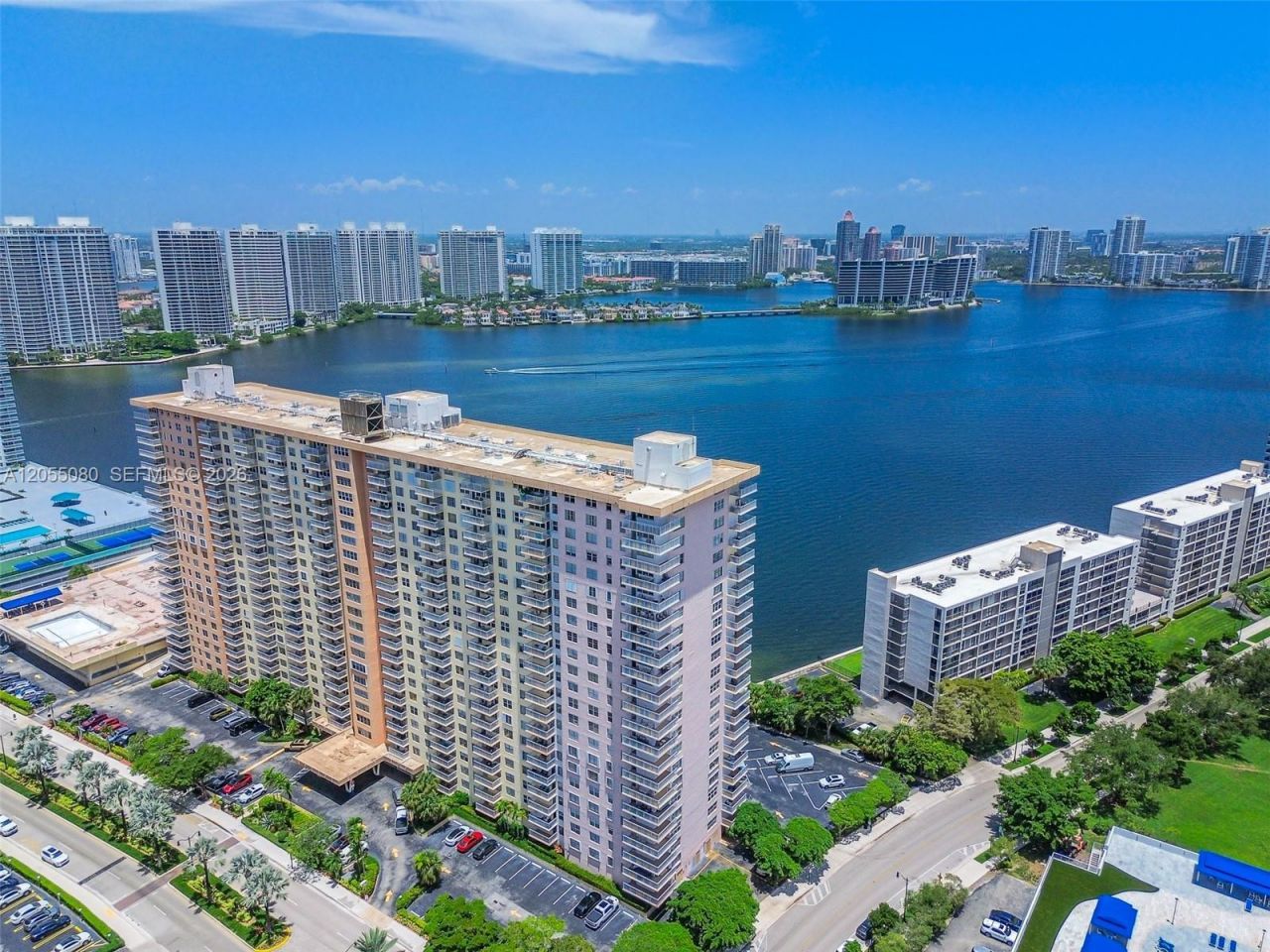 251 174th St, Unit 1104, Sunny Isles Beach, FL 33160 Photo