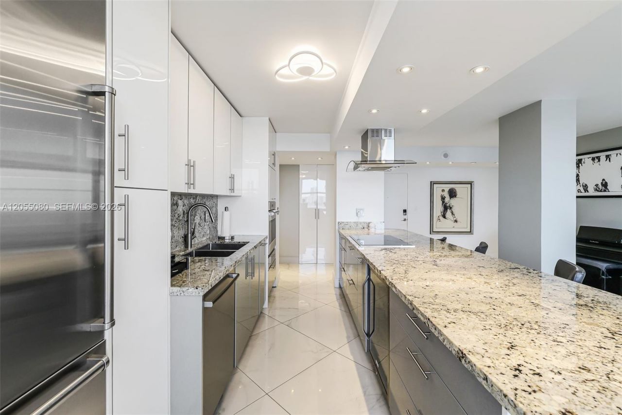 251 174th St, Unit 1104, Sunny Isles Beach, FL 33160 Photo