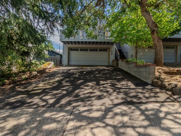 250 Sheridan Street, Ashland, OR 97520