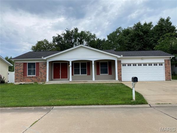 28 Countrywood Drive, St Peters, MO 63376