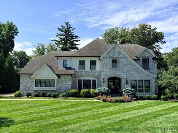 2 Sunny Meade Drive , St Louis, MO 63124