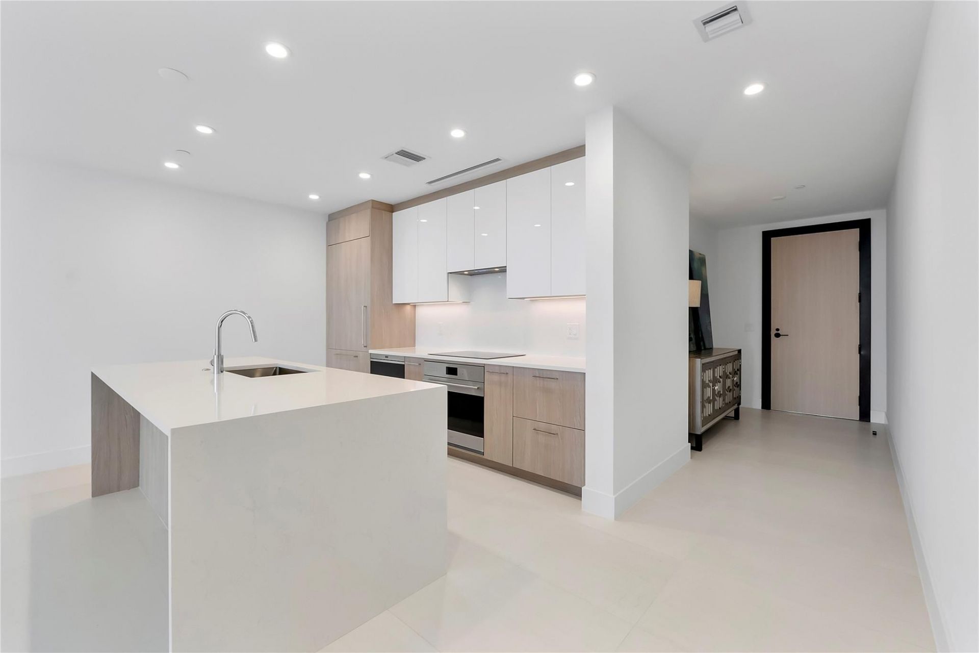 153 N Seabreeze Boulevard N, Unit 1803, Fort Lauderdale, FL 33304 Photo