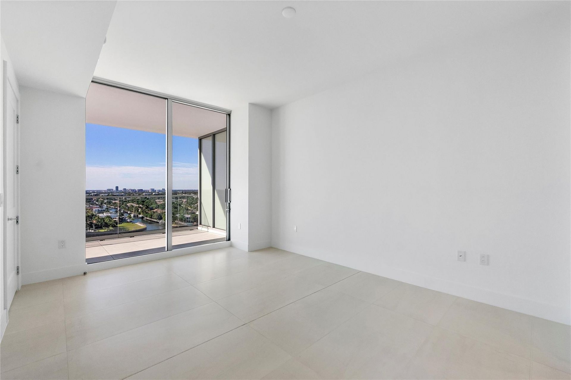 153 N Seabreeze Boulevard N, Unit 1803, Fort Lauderdale, FL 33304 Photo