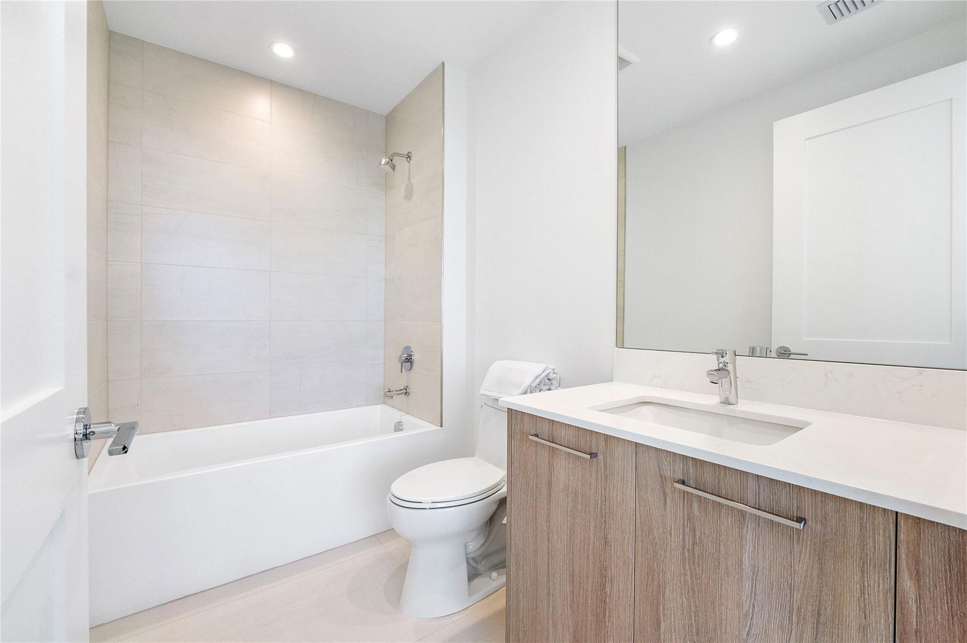 153 N Seabreeze Boulevard N, Unit 1803, Fort Lauderdale, FL 33304 Photo