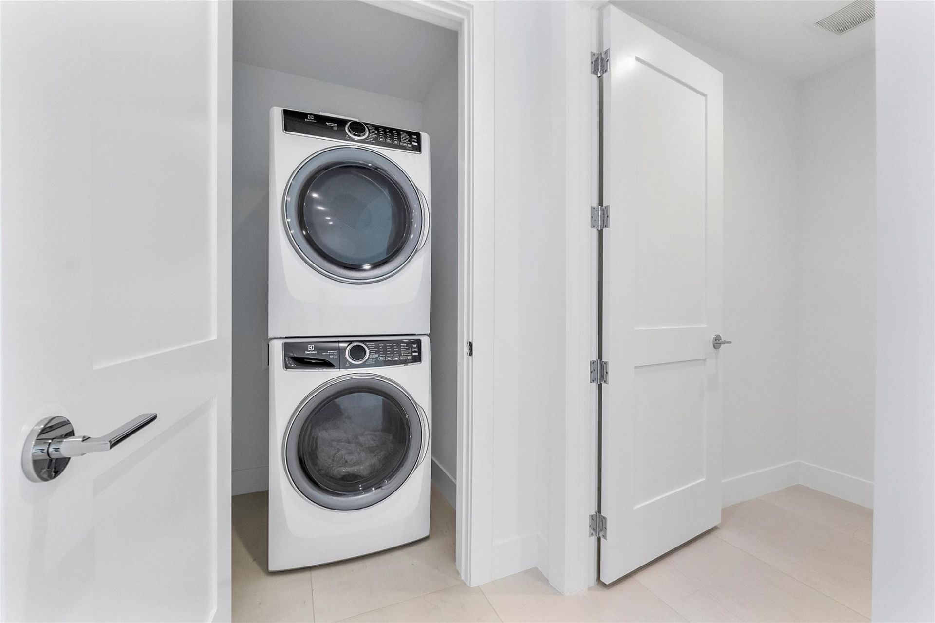 153 N Seabreeze Boulevard N, Unit 1803, Fort Lauderdale, FL 33304 Photo
