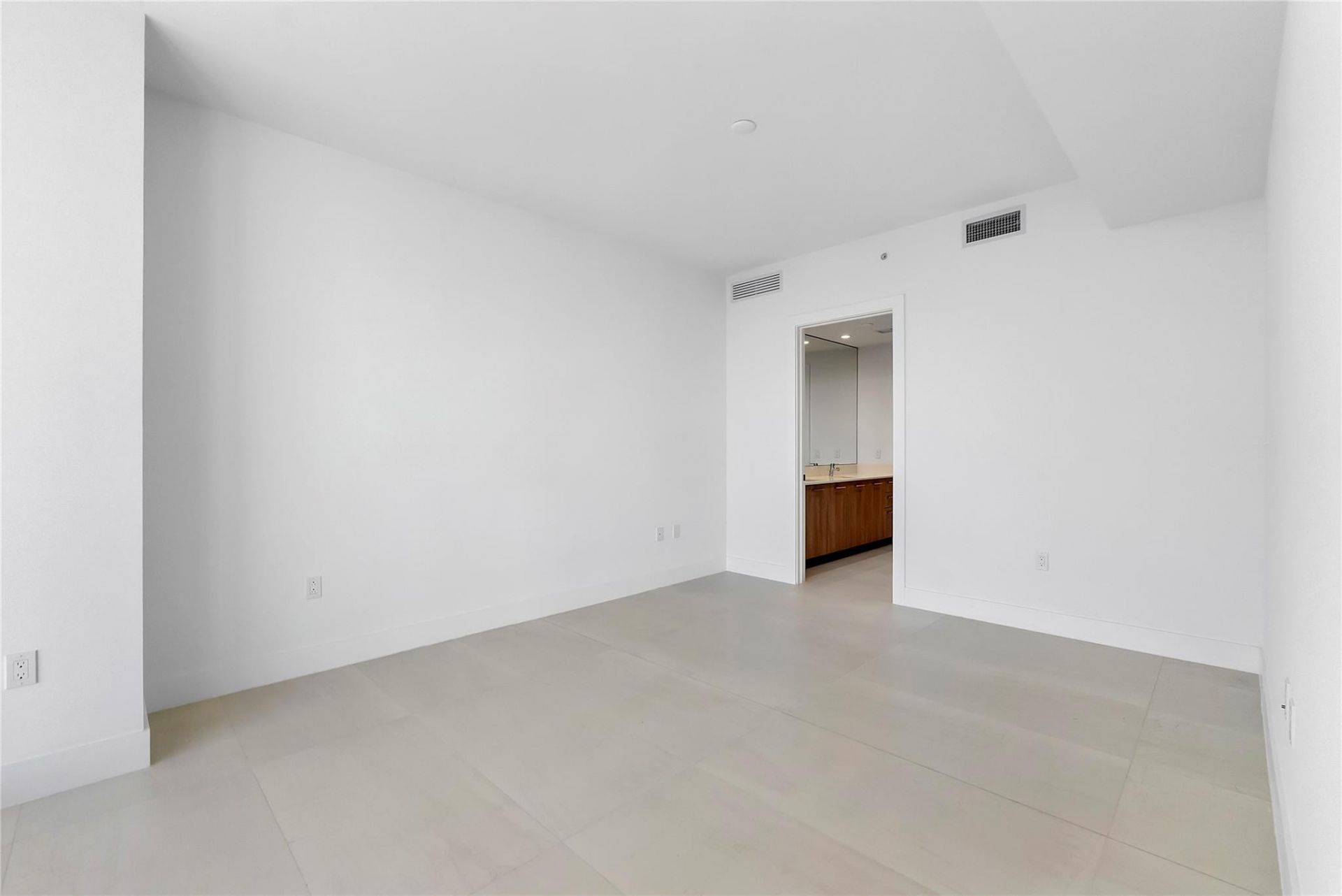 153 N Seabreeze Boulevard N, Unit 1803, Fort Lauderdale, FL 33304 Photo