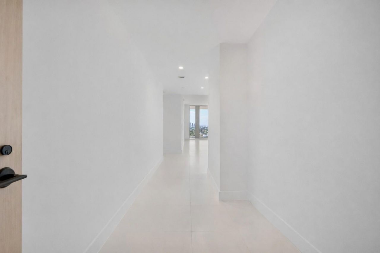 153 N Seabreeze Boulevard N, Unit 1803, Fort Lauderdale, FL 33304 Photo