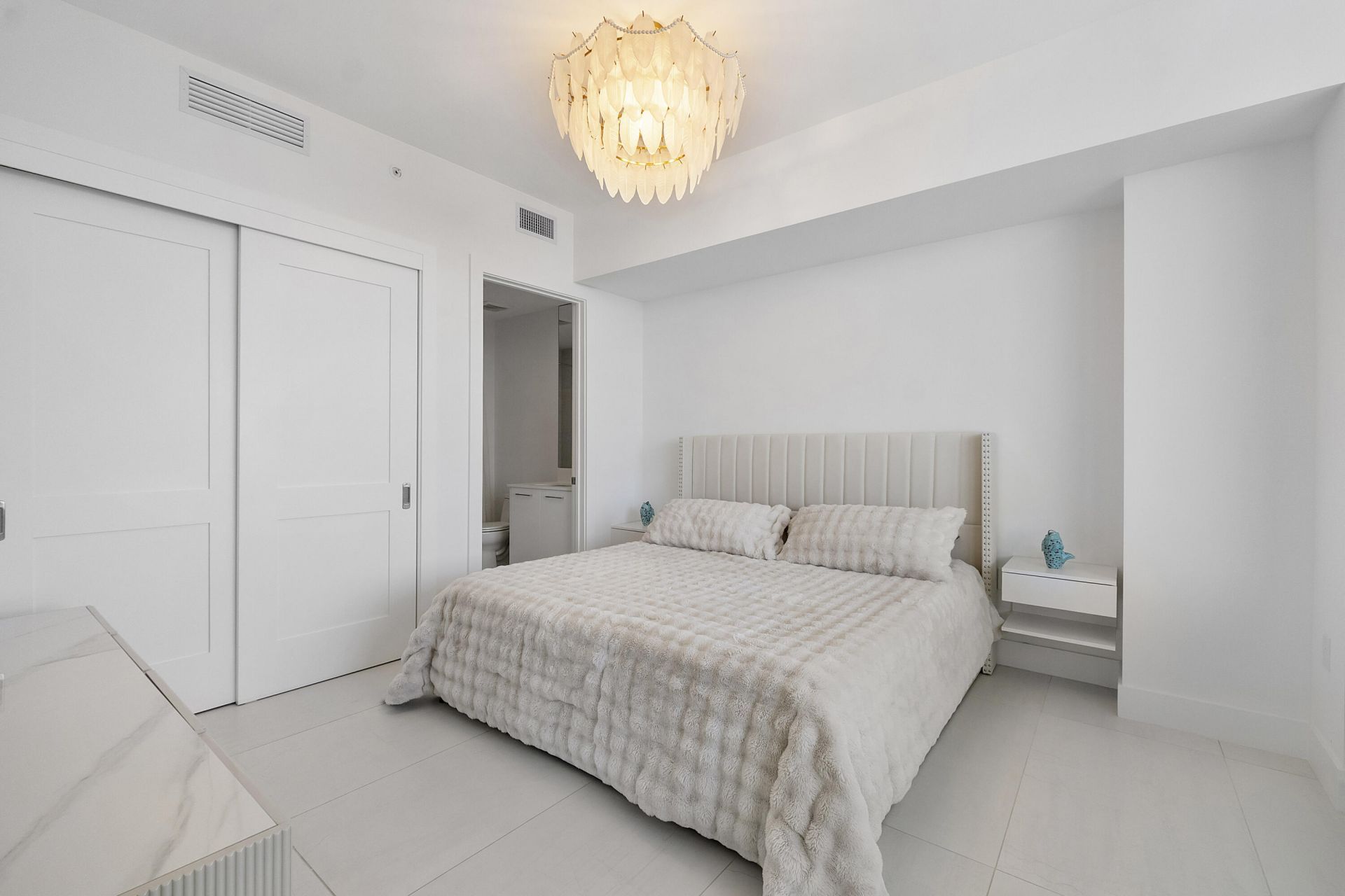 153 N Seabreeze Boulevard N, Unit 1803, Fort Lauderdale, FL 33304 Photo