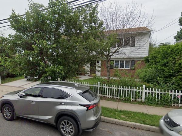 214 Park Avenue , New Hyde Park, NY 11040
