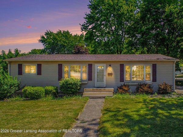 209 S Morton Street, St. Johns, MI 48879